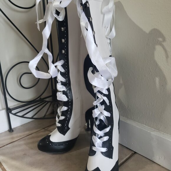 Bordello Lace-Up Knee High Boots, 8M - Picture 6 of 7